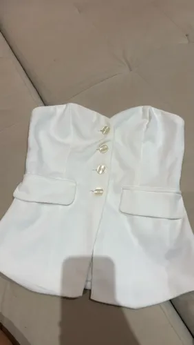Blusa tomara que caia branca com botões