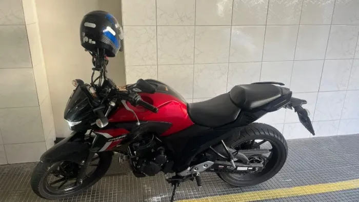 FZ25 YAMAHA 250