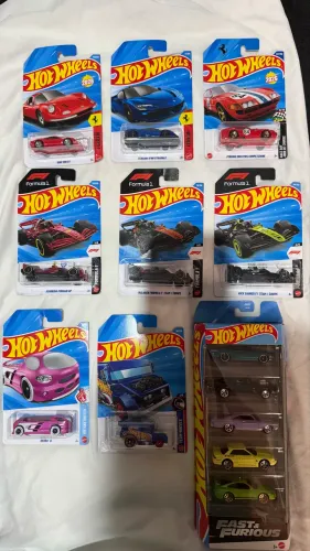 Carrinhos HotWheels 