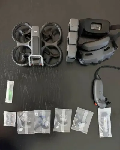 Drone DJI Avata 2 Fly More Combo (3 baterias) (DJI Goggles 3 & Motion 3)