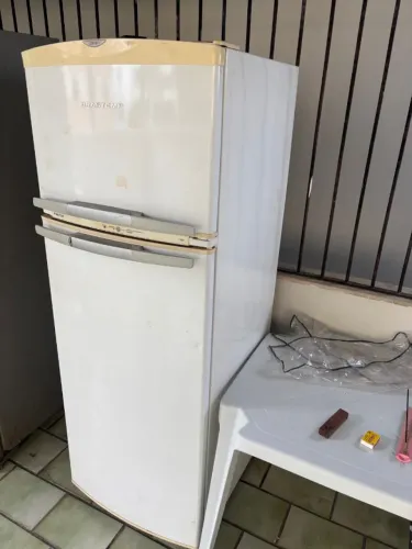 Geladeira antiga não está funcionando 