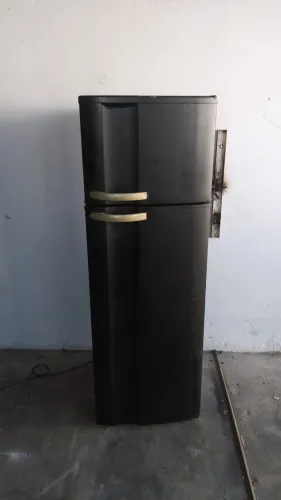 Geladeira Electrolux gelo seco 110V