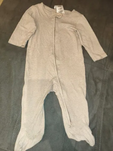 Carter's macacão 3-6 meses zíper duplo