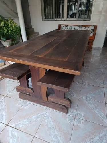 Mesa Maciça e Bancos