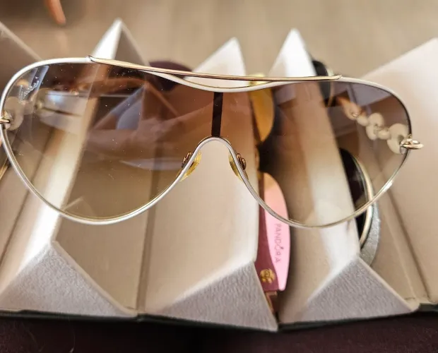 Oculos solar gucci