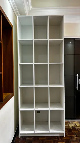 Armário com Nichos + Mesa Espelhada