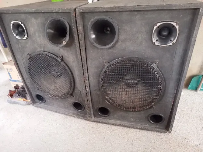 Caixas de som 900,00 as duas para igrejas, eventos pra vender logo super promoção!