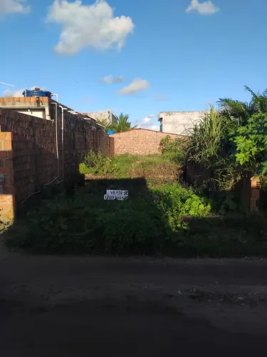 Vendo terreno ou troco em moto, próximo a praia.