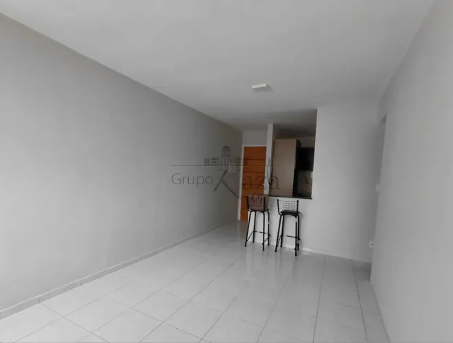 Apartamento - Residencial Vivian - Vila Adyanna - 3 Dormitórios - 60m².