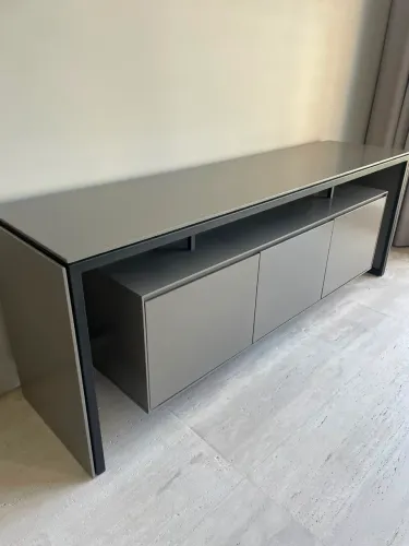 Buffet em estrutura metálica e mdf laqueado - 2 metros 