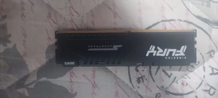 Memória RAM DDR5 Kingston Fury 16 gb