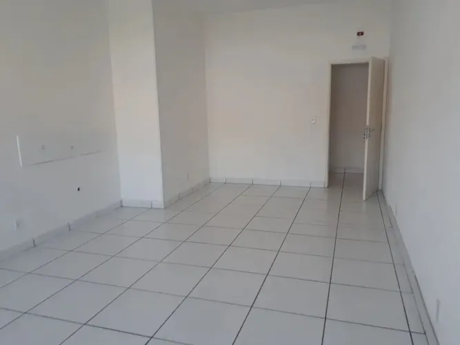 Escritório para alugar no Centro com 28 m², ideal para suas atividades profissionais