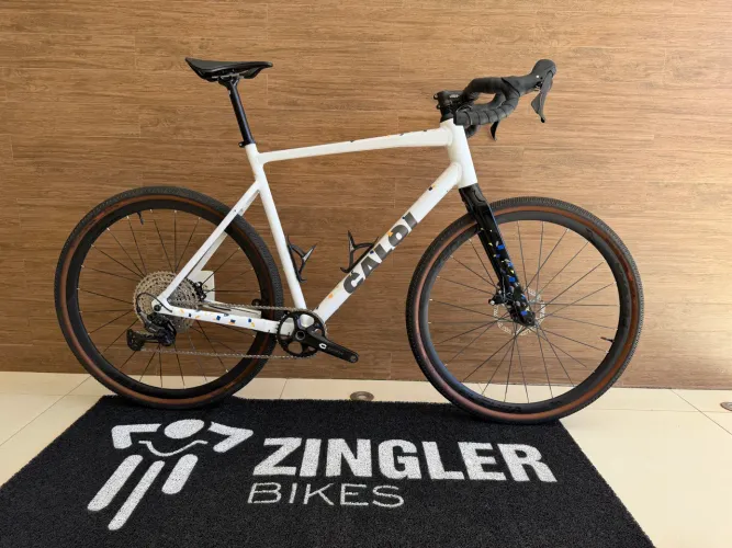 CALOI ARENITA GRAVEL GRX ? TAMANHO XL ? RODAS VZAN FUTURA ? TUBELESS ? IMPECÁVEL
