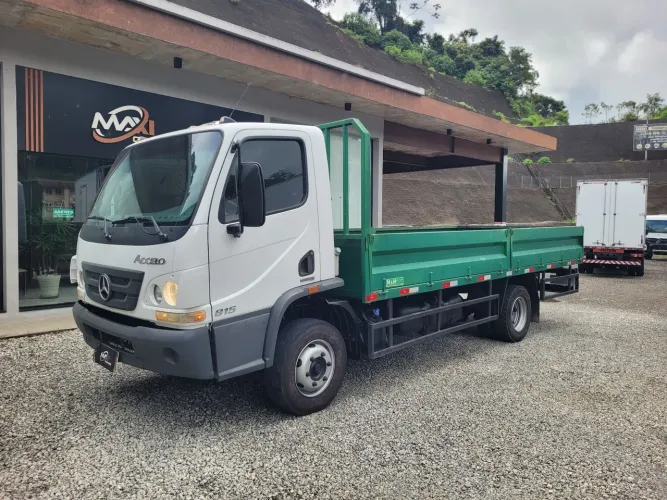 MB Accelo 815 Carroceria 2016