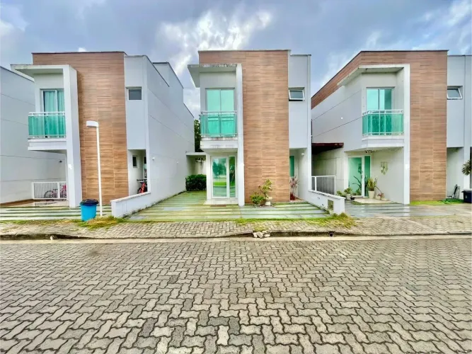 Casa em Condomínio Fechado no Eusébio com 3 Suítes, 02 vagas e Lazer Completo