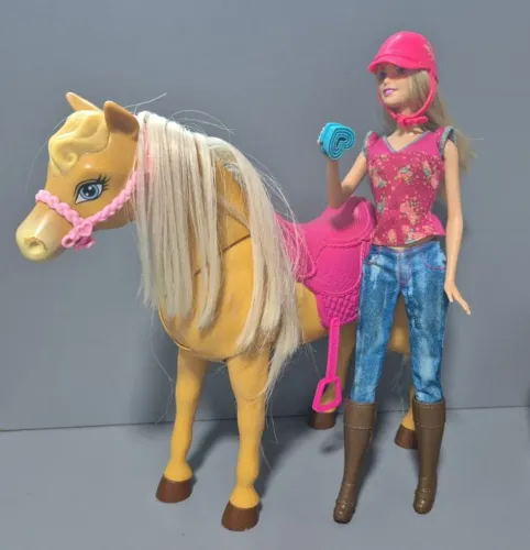 cavalo totalmente articulado + barbie fazendeira