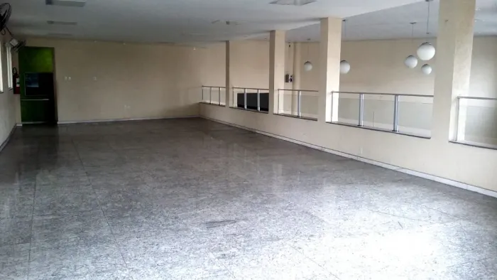Prédio com 03 pavimentos