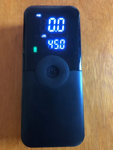 Bomba portátil para encher pneus