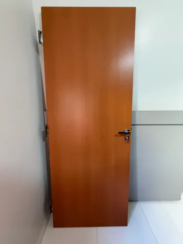 Porta madeira 2,10 x 80 cm Completa