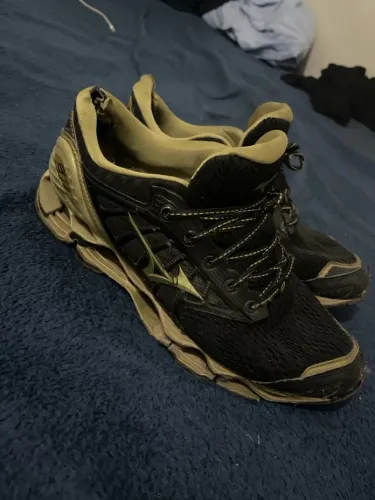 Tênis Mizuno usado