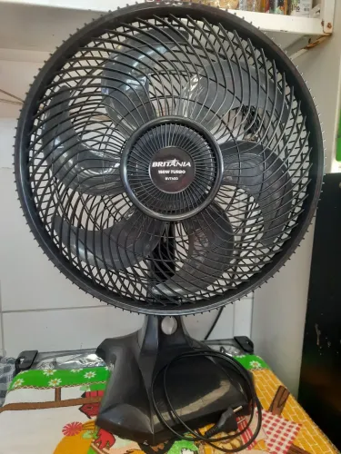 Ventilador da Britânia 50C 110V.Potencia excelente.De 170m por 140.Funcionando perfeitamen