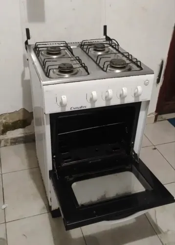 Fogão branco