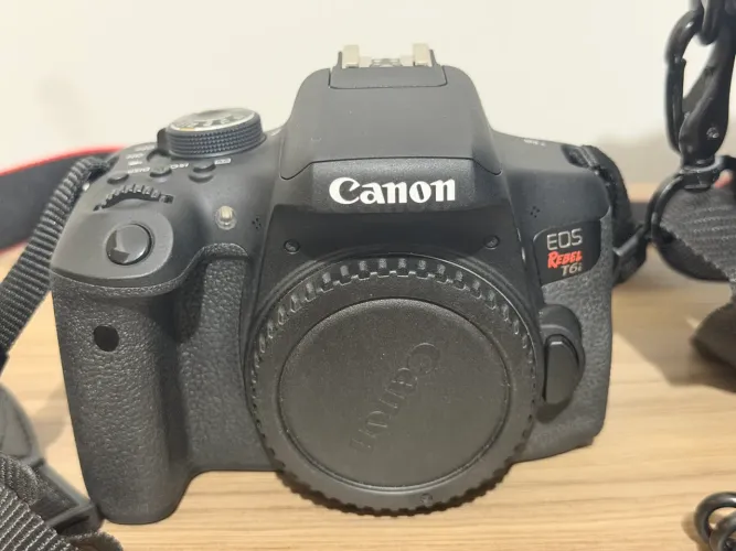 Câmera t6i com 2 lentes e acessórios