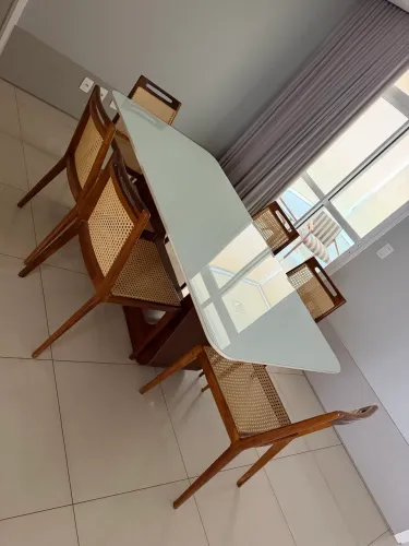Jogo de mesa 2,00x1,0 com seis cadeiras de linho