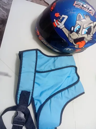 Capacete de moto infatil (criança de 4 a 9 anos )