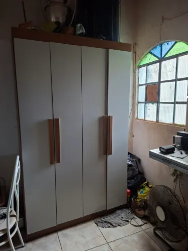 Vende- se Casa