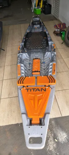 Caiaque Titan Hiperion usado