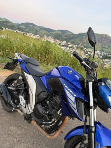 FAZER 250. ANO 2021. KILOMETRAGEM 17.000, estremamente conservada  VALOR 19.500