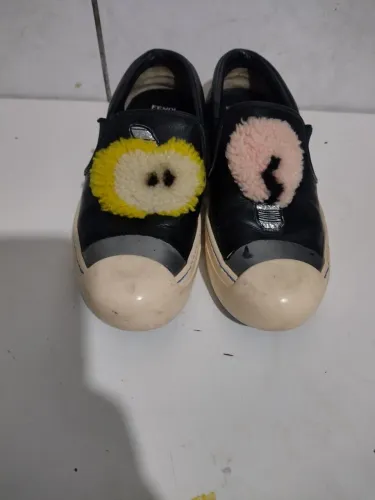 Tênis Fendi em couro original