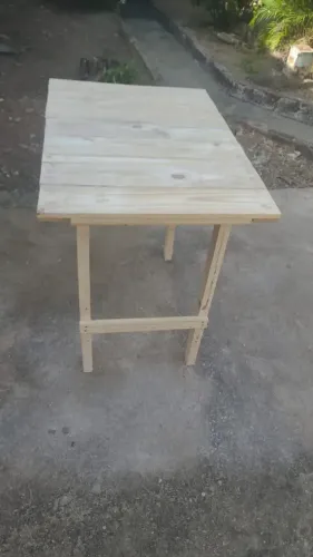   Mesa para bar toda parafusada e pregada