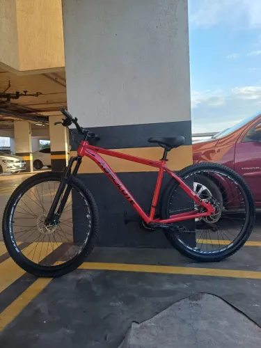 Bicicleta Absolute nero 5 aro 29 qyadro 19 21 velocidade em estado de nova