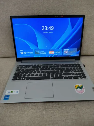 NOTEBOOK LENOVO IDEAPAD 1 15IAU7 - CORE i5 - EXCELENTE ESTADO