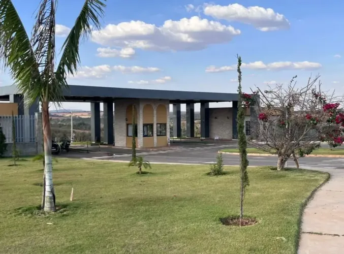 Lote Residencial- Condomínio Villa Toscana - Senador Canedo