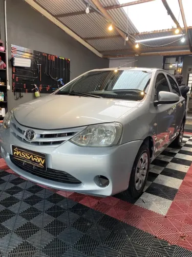 Toyota Etios X 1.3 Flex 16V 5P Mec. 2015