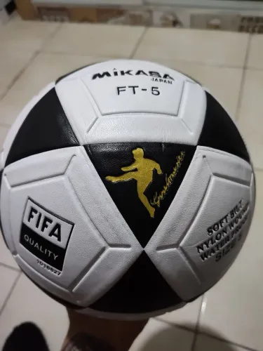 Bola Mikasa