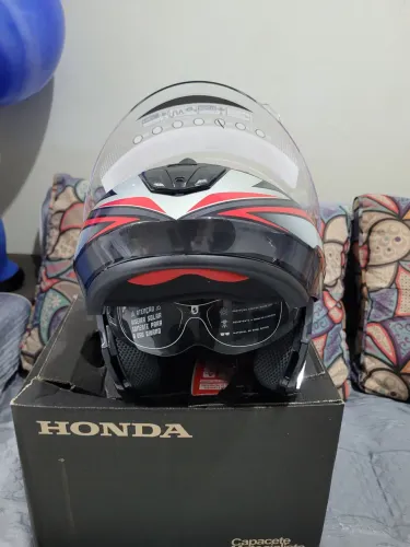 Capacete Honda com óculos novo na caixa n,60. Zap * chama no zap