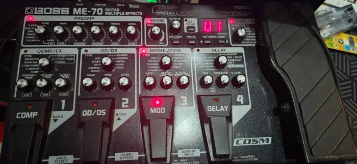 Pedaleira BOSS ME 70