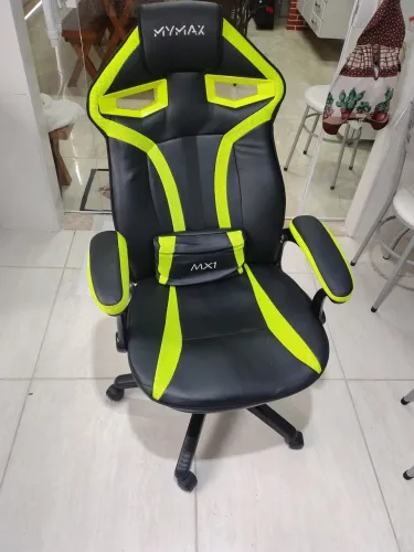 Cadeira com defeito