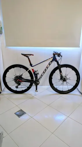 Scott Scale 910 Carbono | Rodas Crank Brothers Cobalt 2 | Shimano 12v