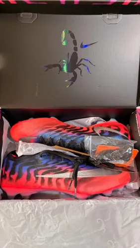 CHUTEIRA NIKE ORIGINAL SEM USO