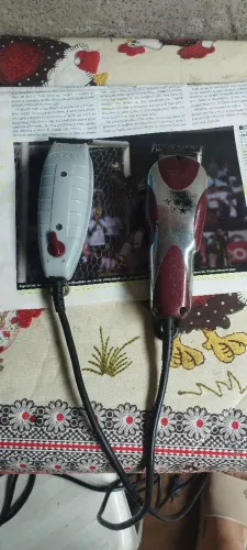 Estou vendendo máquinas de corte de cabelo.