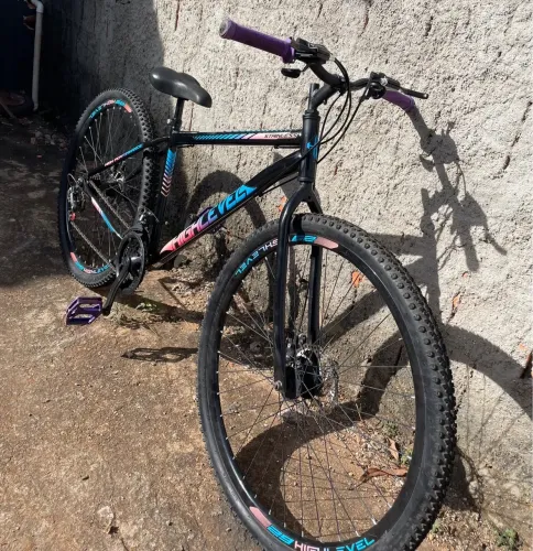 Bicicleta aro 29, em perfeito estado em menos de 1 ano de uso 