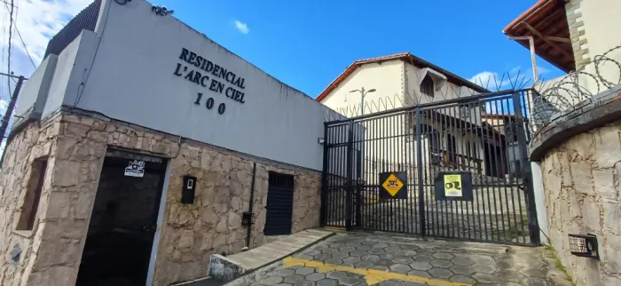 Casa condomínio fechado Juiz de Fora de 3 quartos, 2 suites, 2 vagas, terraço coberto