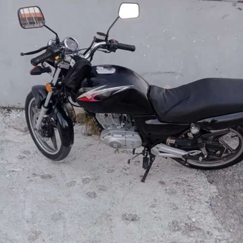 Suzuki yes 125     Sem multas, apenas    Sem multas, so transferêrir