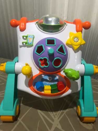 Andador Didático Infantil que vira mesinha Calesita