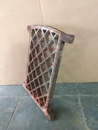 Antiga Grade De Ventilação Porão Sótão - Demolição